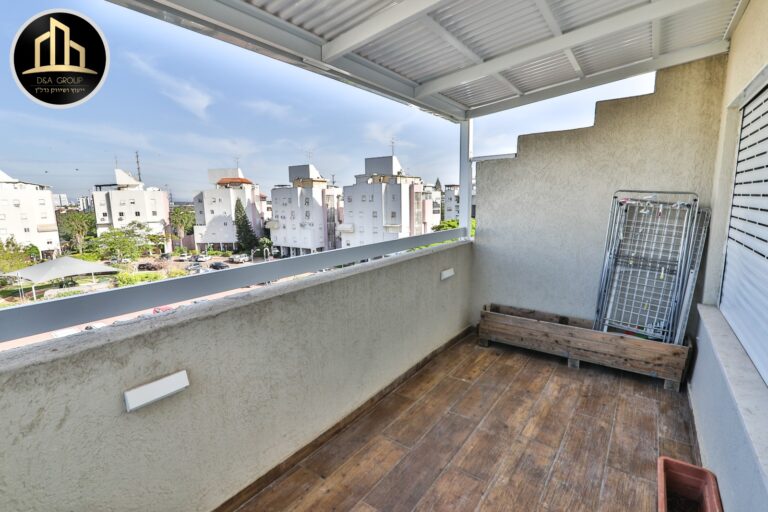דופלקס 5 חדרים למכירה בקרית גנים מערב ראשון לציון