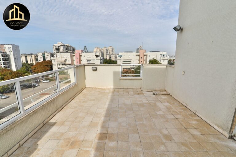 פנטהאוז למכירה בקרית גנים מערב ראשון לציון