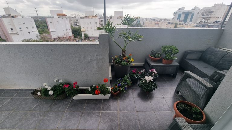 דירה עם יחידת דיור למכירה בקרית גנים ראשון לציון